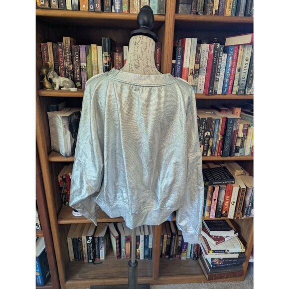 Free People Women's Size XS Metallic Silver Long Sleeve Pullover Top Sweater - Picture 2 of 6